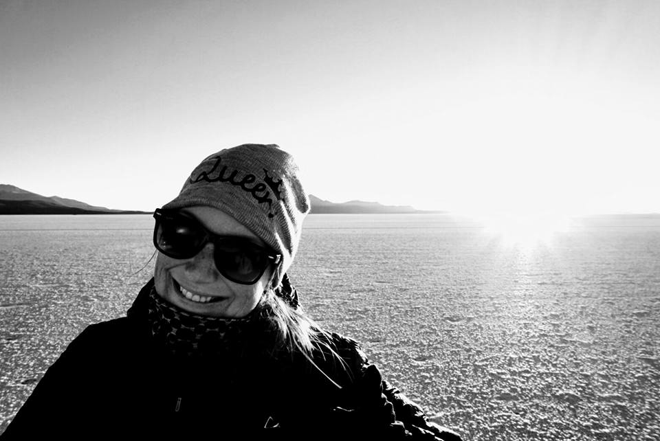 Les femmes qui voyagent seules sont fortes dans dans l'article À la rencontre de femmes voyageuses : Inspirations et aventures au féminin du blog de voyage Encore partie