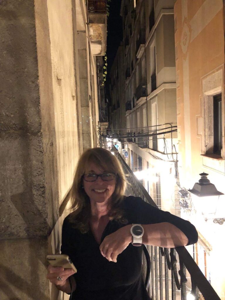 Entrevue avec une femme qui voyage seule dans l'article À la rencontre de femmes voyageuses : Inspirations et aventures au féminin du blog de voyage Encore partie