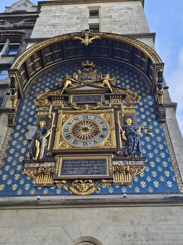 horloge dorée
