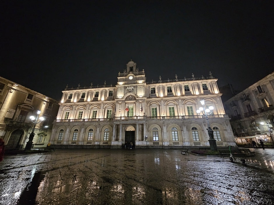 Vue du Palazzo Sangiuliano de soir s