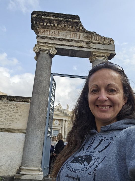 Selfie devant l'Arche de l'amphithéâtre romain de Catane