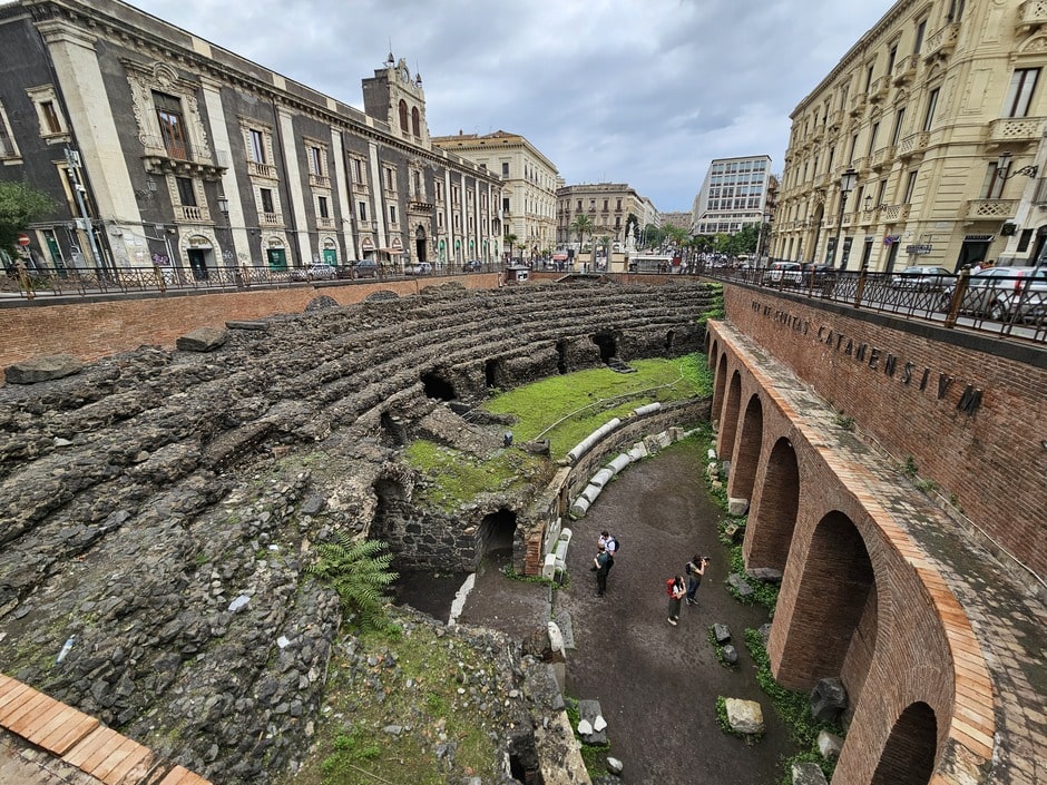Vestiges de l'amphithéâtre romain de Catane