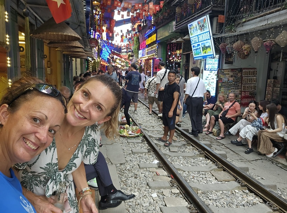 Voir le train de Hanoi passer tout près, une expérience à vivre en voyage au Vietnam