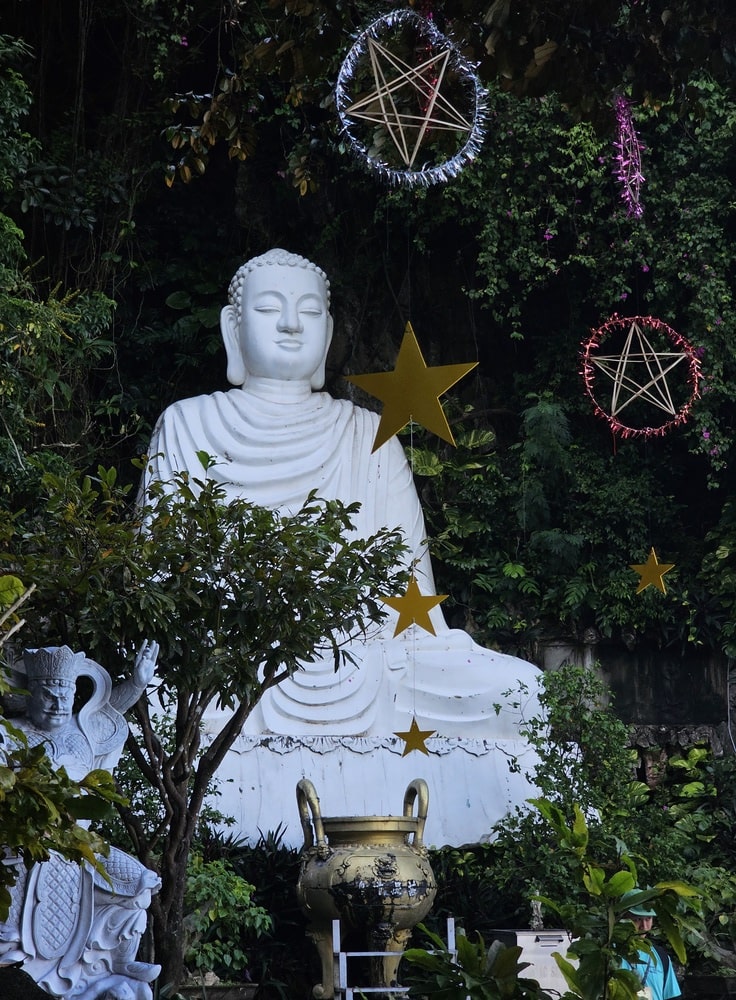Bouddha de marbre, Vietnam