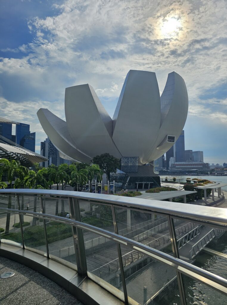 Musée ArtScience de Singapour, un symbole de la ville qui mérite qu'on s'y arrête quand on visite le pays