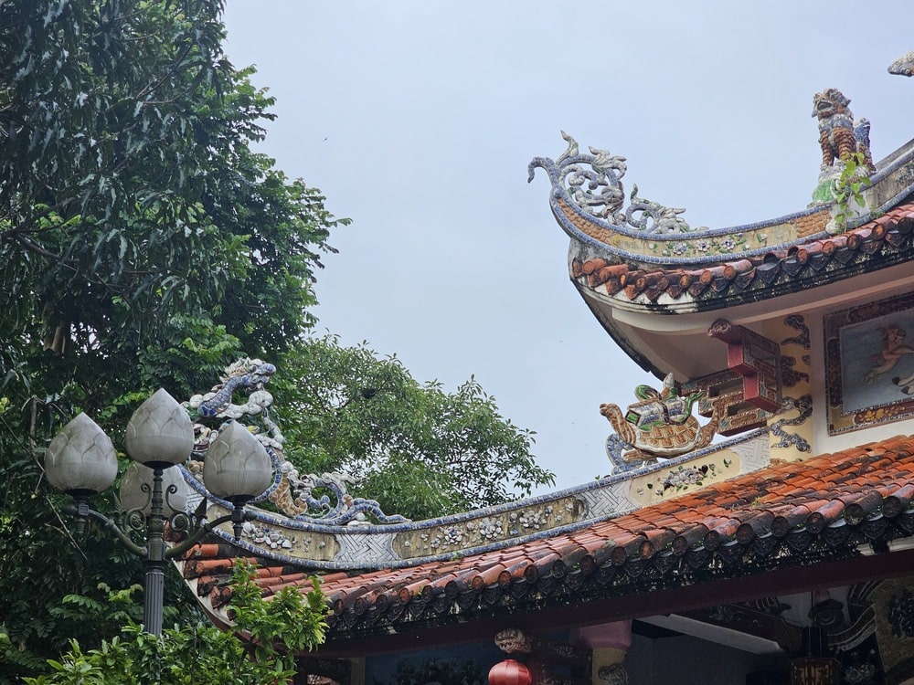 Toit d'un temple bouddhiste