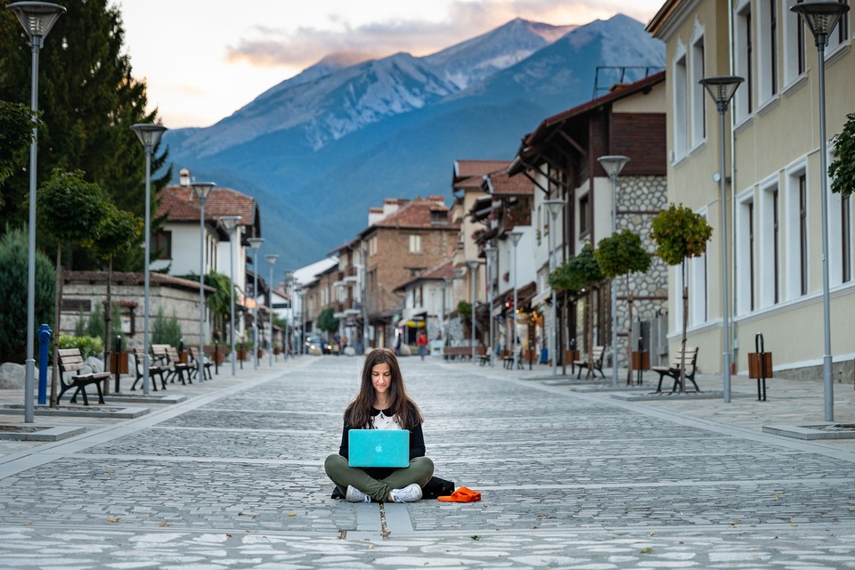 Adjointe virtuelle disponible partout dans le monde