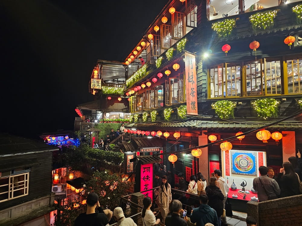 La vue spectaculaire de Jiufen Old Street à partir du A-Mei Tea House #jiufen #jiufenoldstreet #taiwan