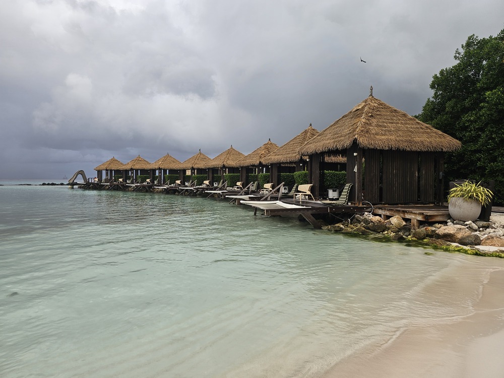 Cabines à louer sur l'île de la Renaissance pendant mon roadtrip à Aruba #aruba #roadtrip