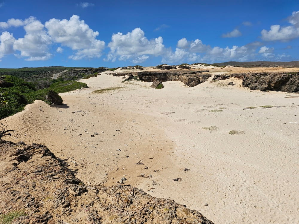 En roadtrip à Aruba j'ai visité le parc national Arikok et j'ai vu des dunes #aruba