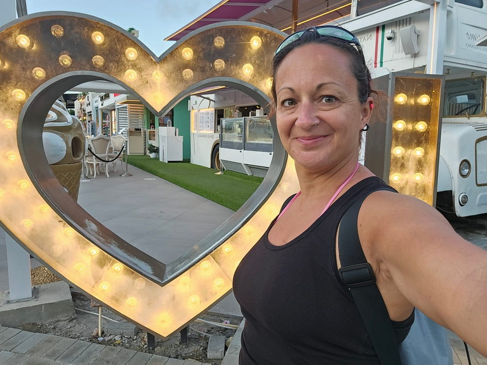 Faire et road trip à Aruba et visiter le quartier festif de Palm Beach #aruba