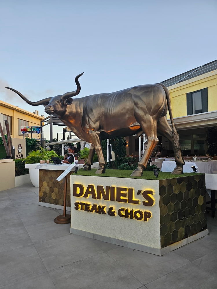 Délicieux restaurant dans le centre de Palm Beach à voir en roadtrip à Aruba #aruba #roadtrip