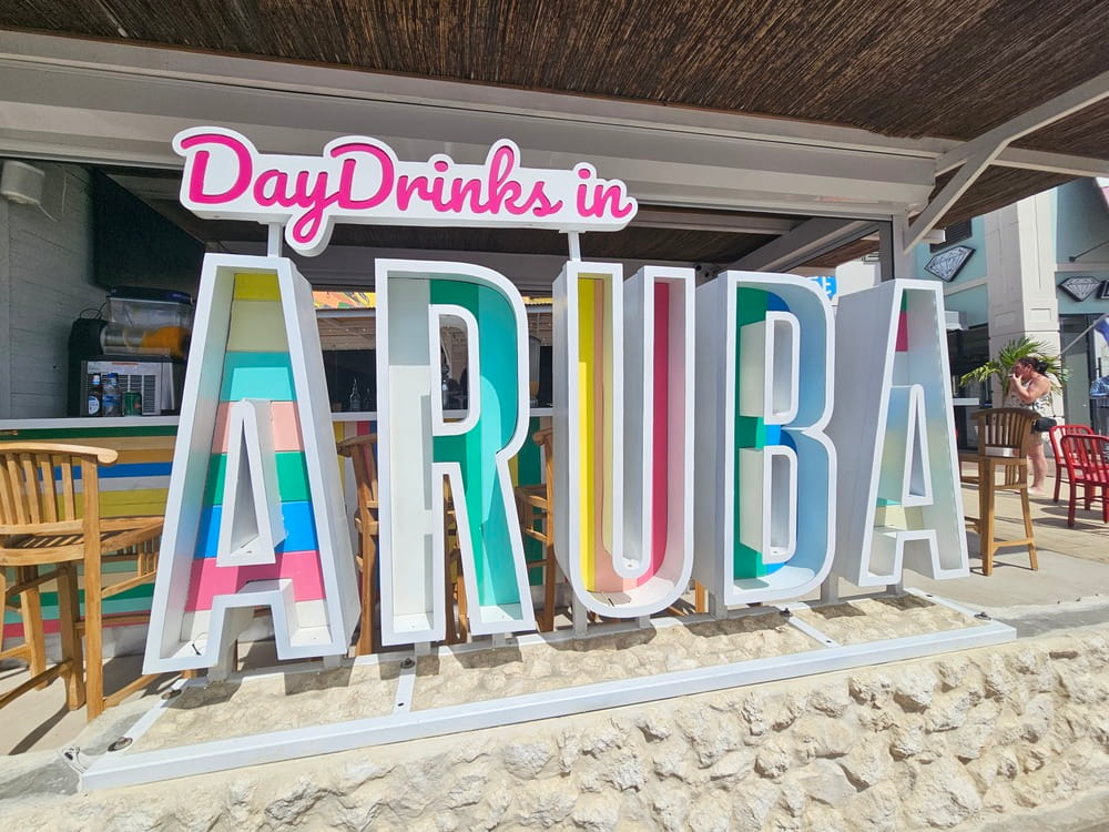 Joli symbole représentant Aruba avec ses couleurs, un must à Aruba en voyage #aruba #roadtrip