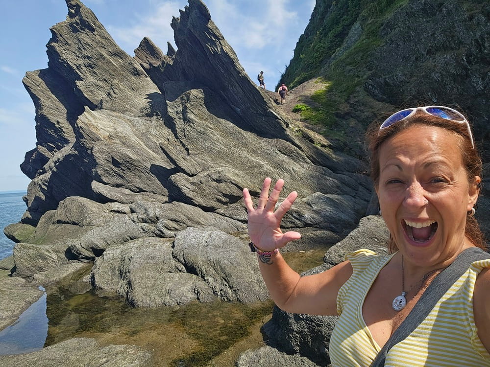 En randonnée sur les sentiers du parc du Bic près de Rimouski pendant mes vacances en Gaspésie